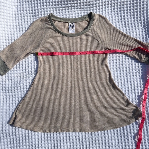 ERGE Designs Three-Quarter Sleeve Top - Picture 9 of 12